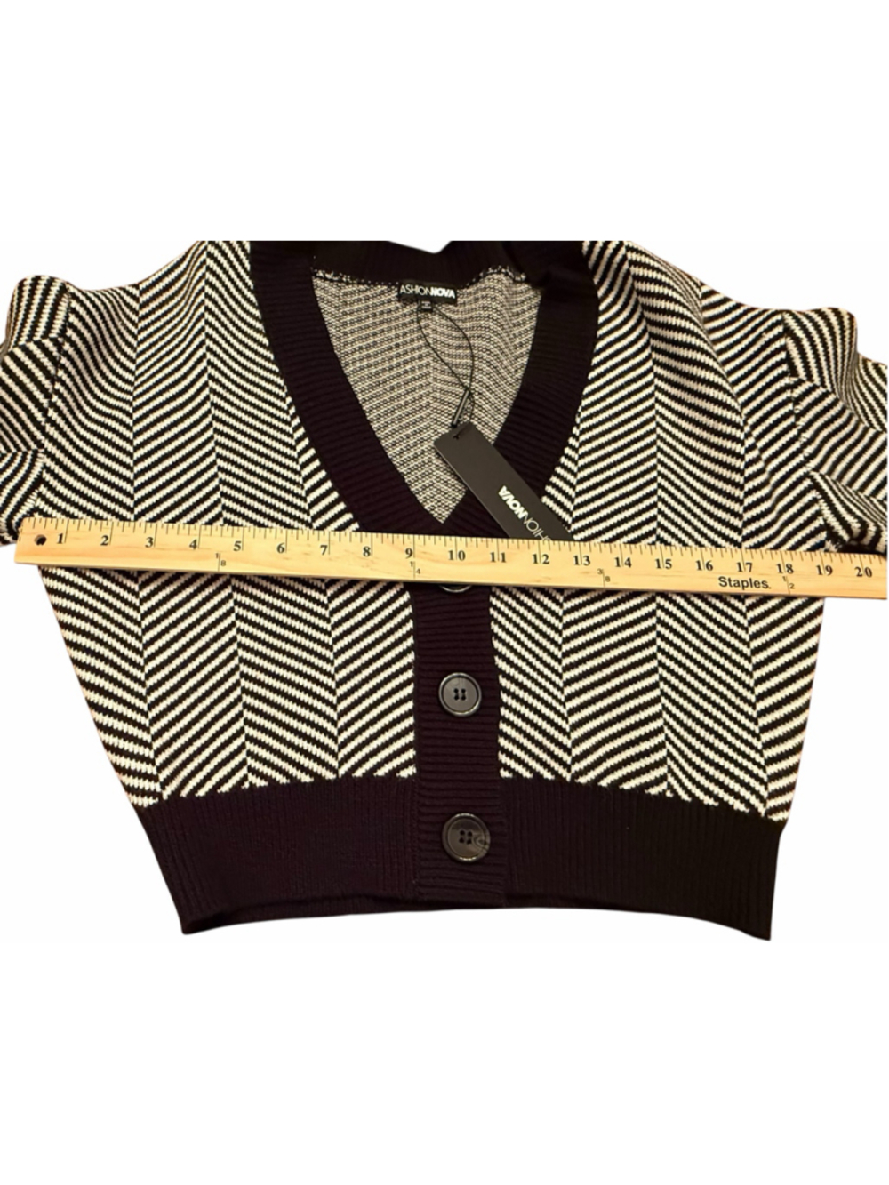 Fashion Nova Cardigan Size M Black White Chevron Knit Sweater NWT - Picture 11 of 12